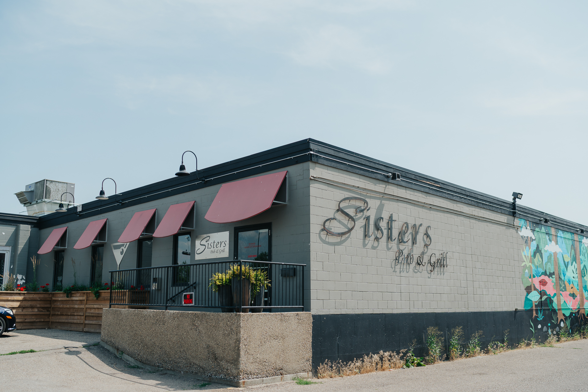 Sister's Pub and Grill
